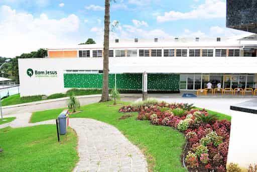 Fachada da unidade Colégio Bom Jesus Aldeia